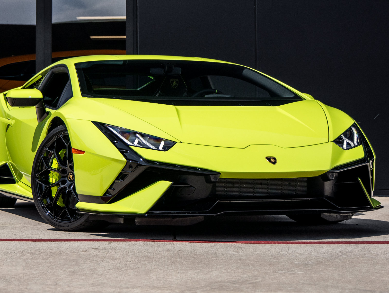 Used 2024 Lamborghini Huracan Tecnica RWD image 5