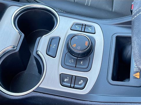 Used 2024 GMC Terrain Denali image 21