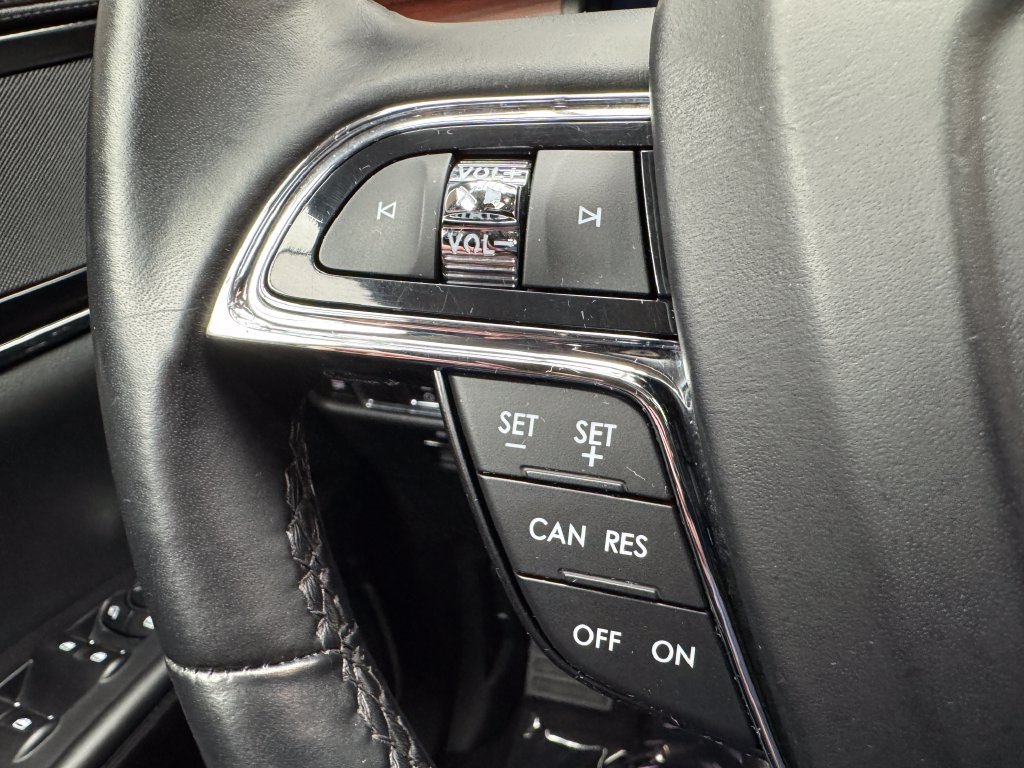 Used 2023 Lincoln Nautilus Reserve AWD/4WD image 17
