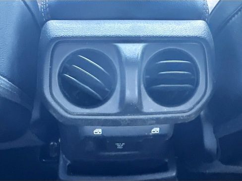 Used 2023 Jeep Wrangler Unlimited Sahara AWD/4WD image 29