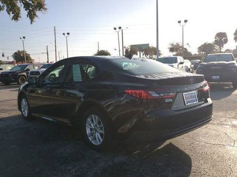 Used 2025 Toyota Camry LE image 6
