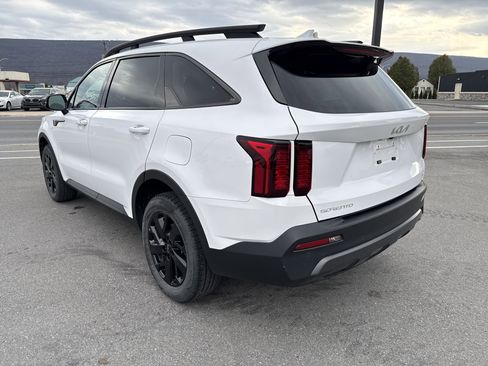 Certified 2023 Kia Sorento S w/ Panoramic Sunroof Package image 6