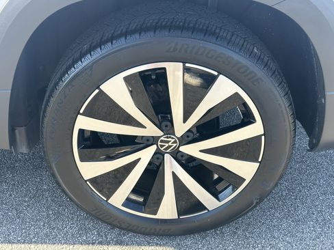 Used 2022 Volkswagen Taos SE image 20