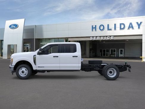 New 2026 Ford F350 4x4 Crew Cab DRW Super Duty image 3