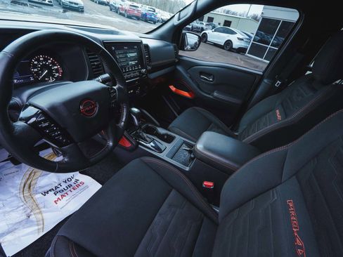 Used 2022 Nissan Frontier PRO-4X image 15