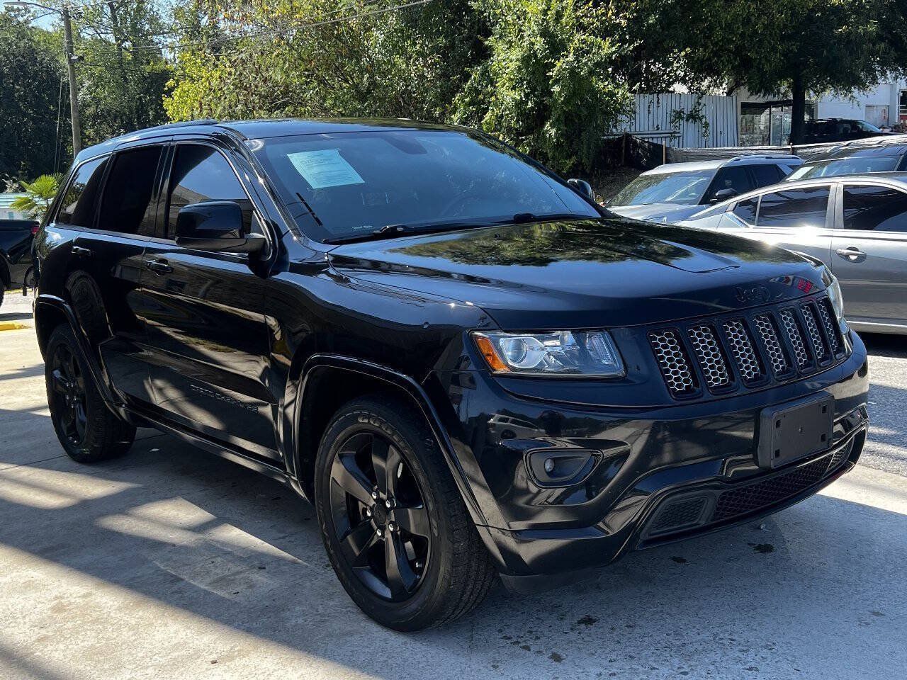 Used 2015 Jeep Grand Cherokee Altitude RWD image 8