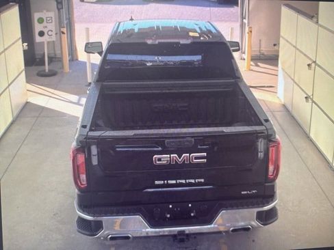 Used 2023 GMC Sierra 1500 SLT w/ SLT Premium Package image 5