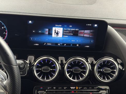 Used 2022 Mercedes-Benz GLA 35 AMG 4MATIC image 18