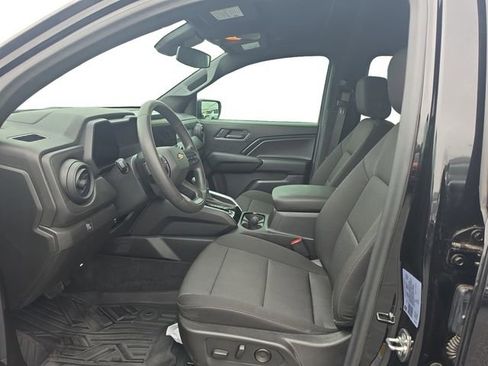 Used 2024 Chevrolet Colorado W/T w/ Technology Package AWD/4WD image 11