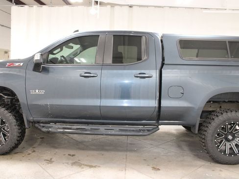 Used 2019 Chevrolet Silverado 1500 LT w/ Texas Edition AWD/4WD image 6