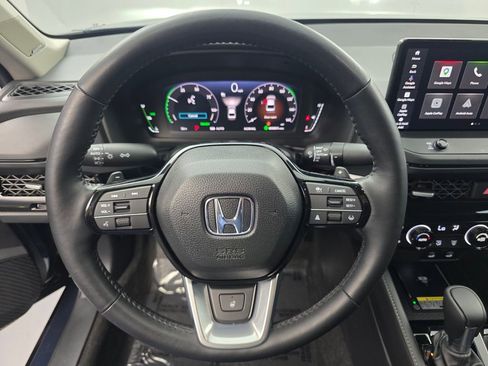 Used 2025 Honda Accord Touring image 18