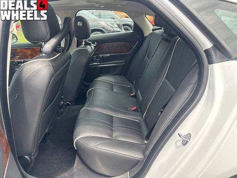 Used 2019 Jaguar XJ R-Sport AWD/4WD image 25
