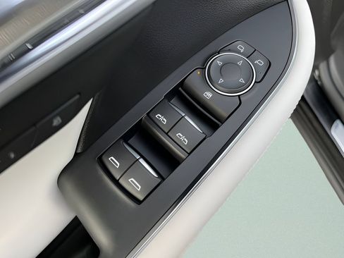 New 2026 Buick Envision Avenir AWD/4WD image 13