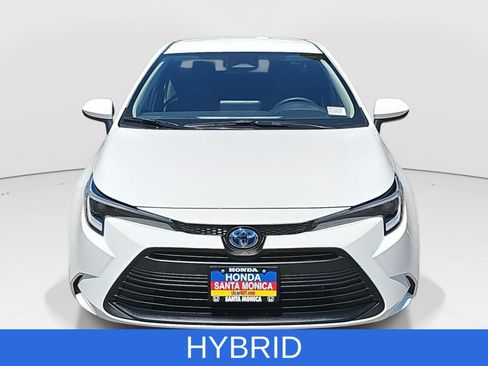 Used 2025 Toyota Corolla LE w/ LE Premium Package FWD image 2