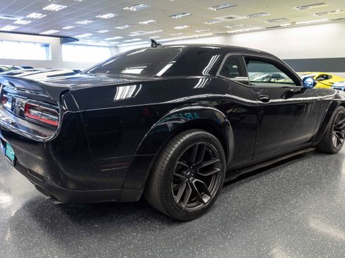 Used 2019 Dodge Challenger R/T Scat Pack RWD image 4