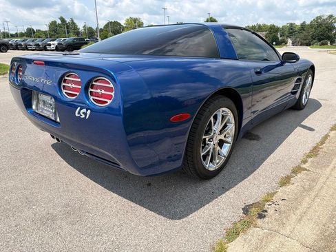 Used 2002 Chevrolet Corvette Coupe w/ Preferred Equipment Group2 RWD image 3