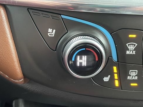 Used 2019 Chevrolet Traverse High Country image 24