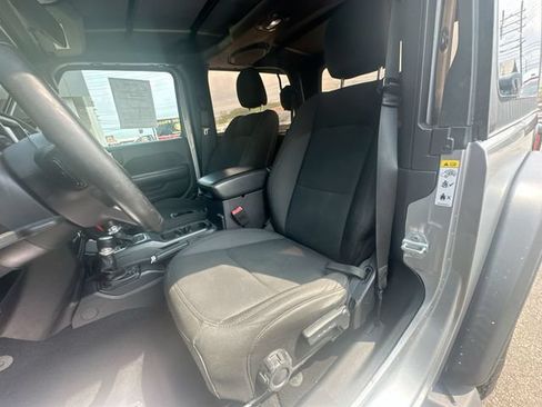 Used 2018 Jeep Wrangler Sport AWD/4WD image 13