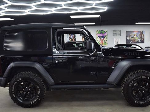 Used 2021 Jeep Wrangler Sport AWD/4WD image 4