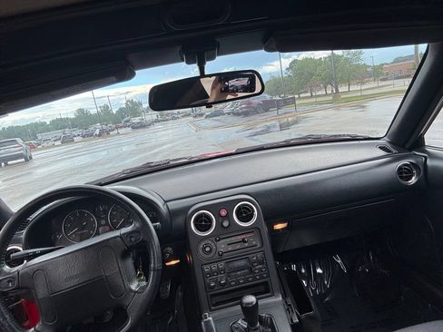 Used 1992 MAZDA MX-5 Miata RWD image 4