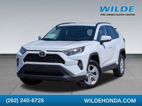 Used 2020 Toyota RAV4 XLE AWD/4WD image 1