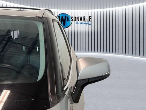 Used 2023 Toyota Highlander XLE AWD/4WD image 18
