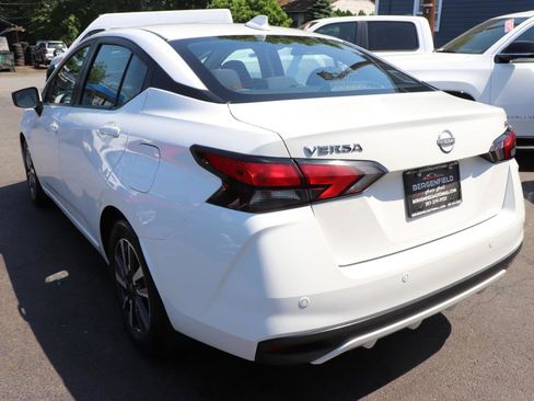 Used 2024 Nissan Versa SV FWD image 3