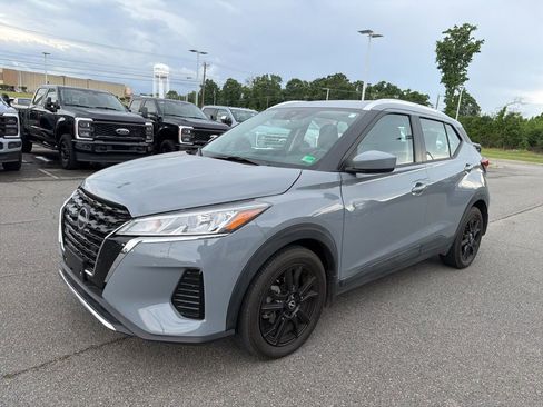 Used 2024 Nissan Kicks SV FWD image 4