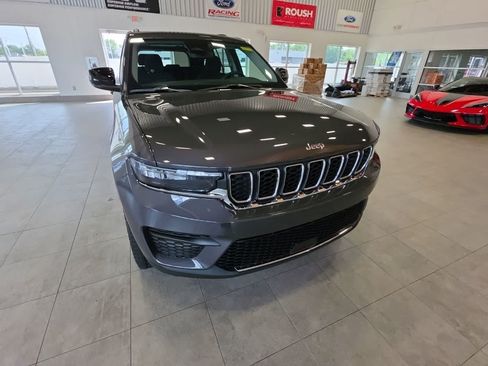 Used 2023 Jeep Grand Cherokee Laredo w/ Luxury Tech Group I AWD/4WD image 5