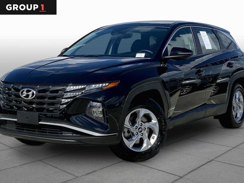 Used 2022 Hyundai Tucson SE image 1