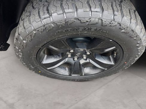 Used 2021 RAM 1500 Big Horn AWD/4WD image 14