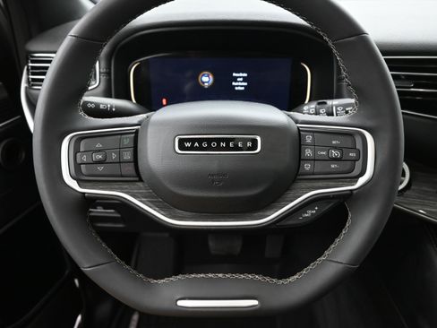 Used 2022 Jeep Wagoneer Series III w/ Premium Group I image 13