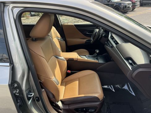 Used 2020 Lexus ES 350 w/ Premium Package FWD image 27