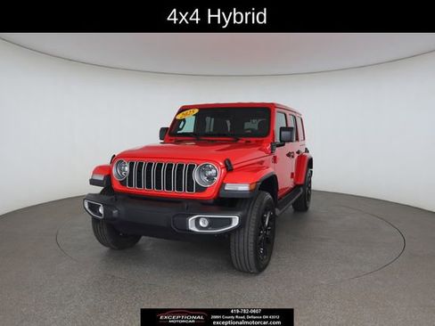 Used 2025 Jeep Wrangler Unlimited Sahara AWD/4WD image 1