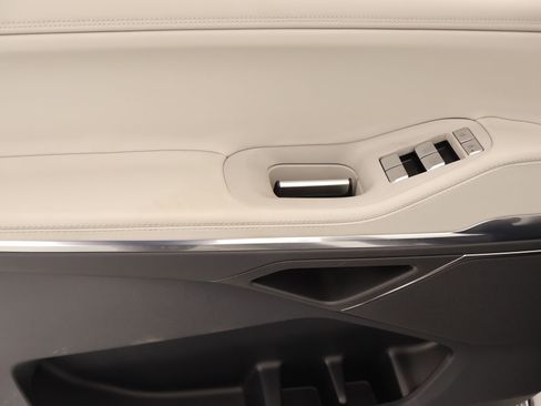 New 2026 Lincoln Navigator Premiere AWD/4WD image 16