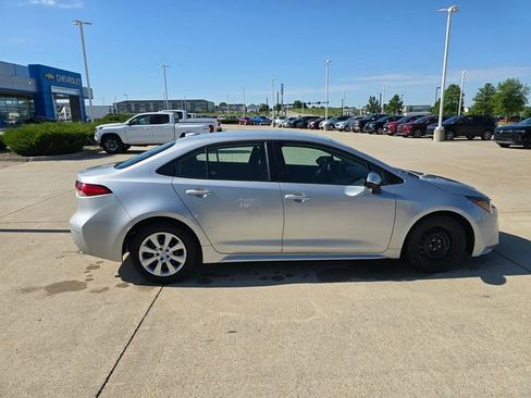 Used 2024 Toyota Corolla LE FWD image 8
