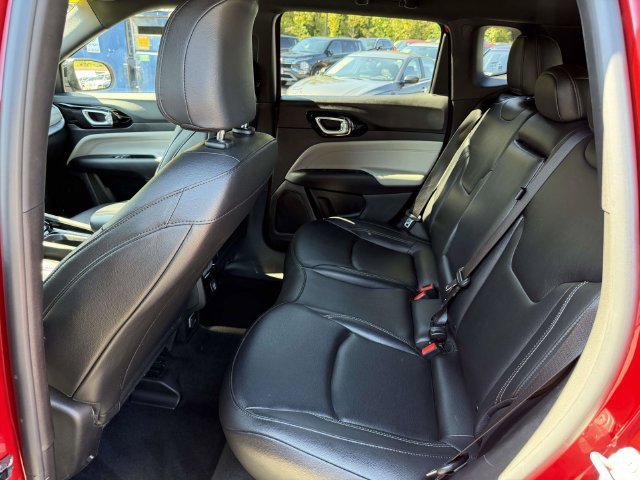Used 2025 Jeep Compass Limited AWD/4WD image 13