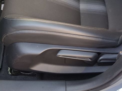 Used 2025 Honda Civic Sport image 32