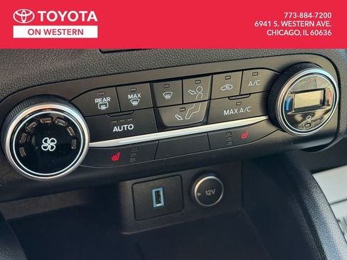 Used 2020 Ford Escape SE image 40