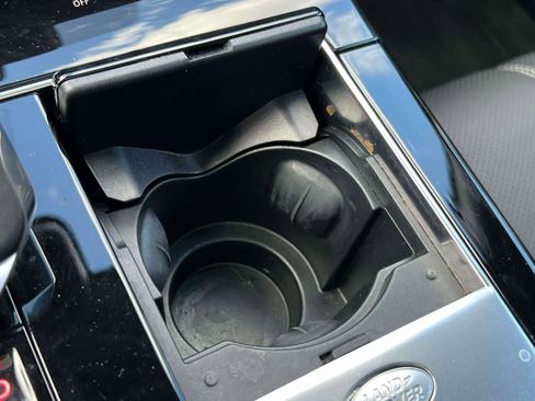 Used 2022 Land Rover Range Rover Velar S AWD/4WD image 30