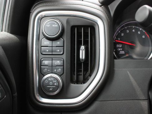 Used 2020 Chevrolet Silverado 1500 RST AWD/4WD image 25