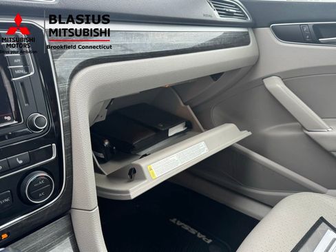 Used 2018 Volkswagen Passat 2.0T SE image 28