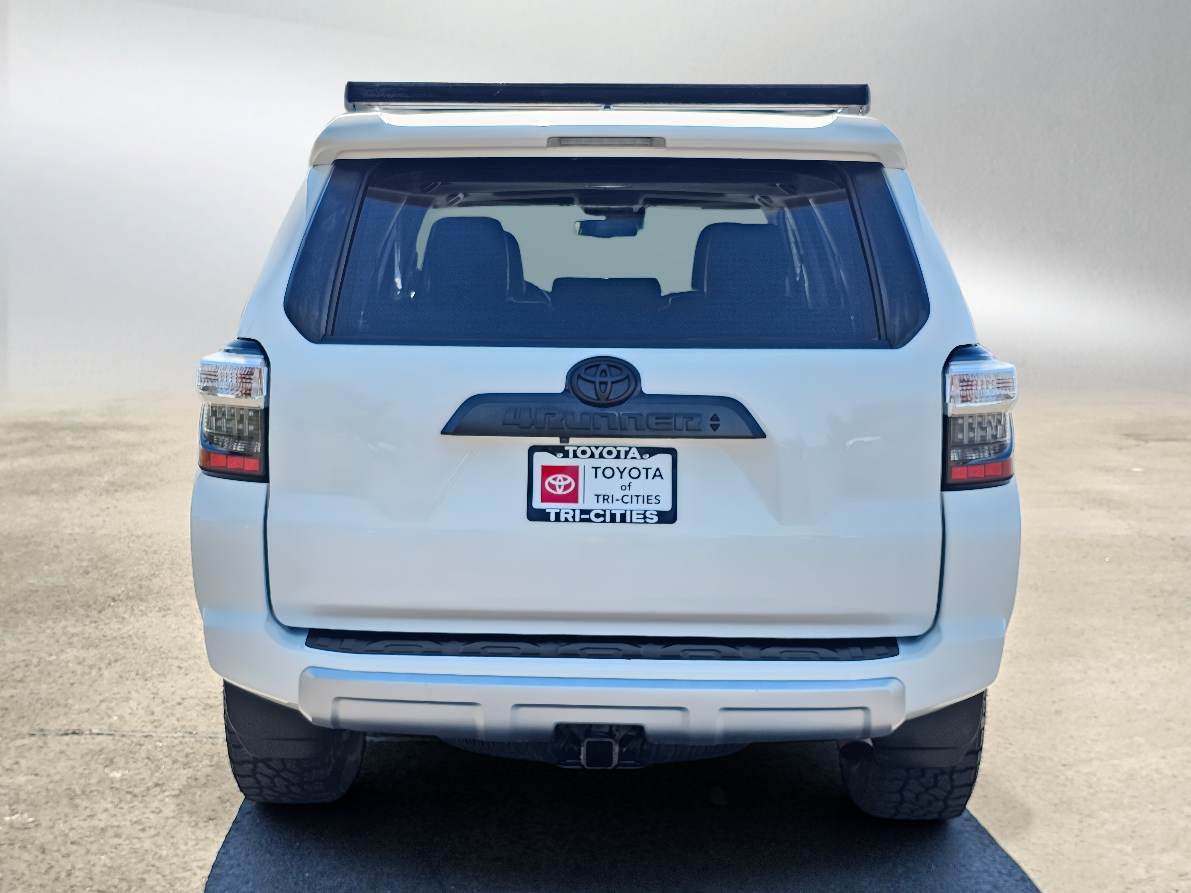 Used 2020 Toyota 4Runner TRD Off-Road Premium w/ Moonroof Package AWD/4WD image 4