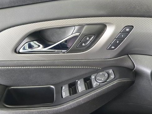 Certified 2023 Chevrolet Traverse Premier FWD image 24