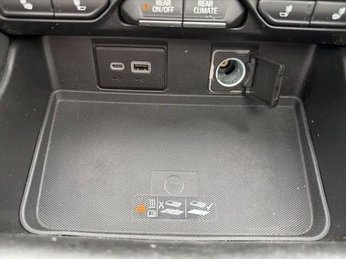 Used 2022 Chevrolet Tahoe RST w/ Sport Performance Package image 38