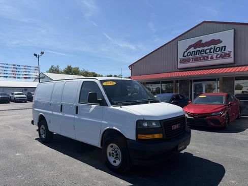 Used 2023 GMC Savana 2500 w/ Driver Convenience Package RWD image 2