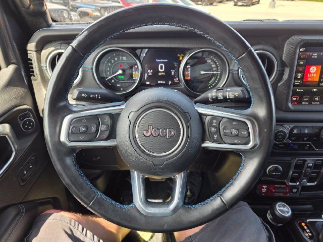 Used 2022 Jeep Wrangler Unlimited Rubicon 4xe w/ Cold Weather Group AWD/4WD image 33