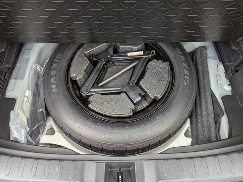 Used 2023 Toyota RAV4 XLE AWD/4WD image 42