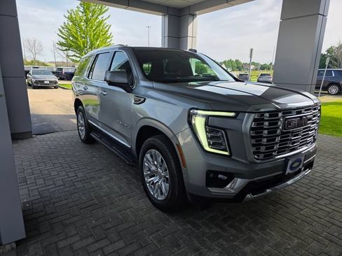 Used 2025 GMC Yukon Denali AWD/4WD image 5