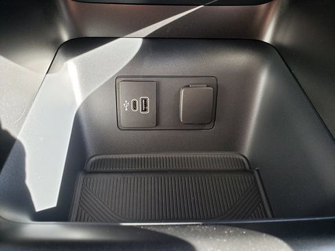 New 2026 Ford Explorer Active image 21